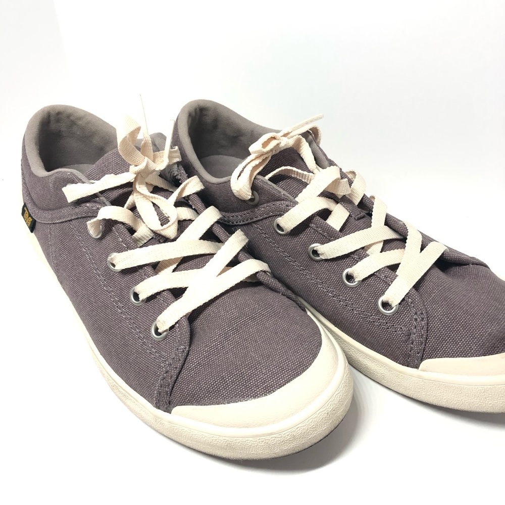 Teva canvas shoes plum truffle color size 7